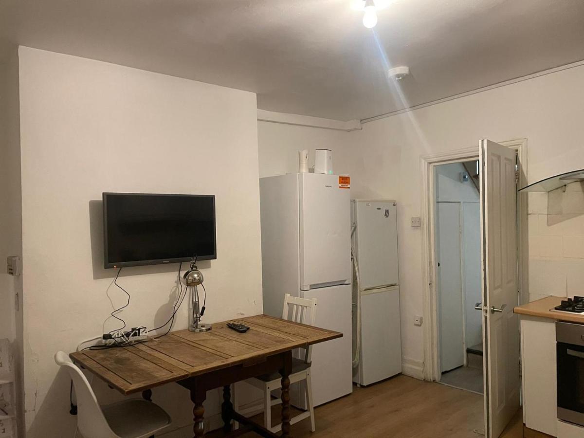 Balham, South London Spacious Guest House 1, 6 Rooms Available Londres Exterior foto
